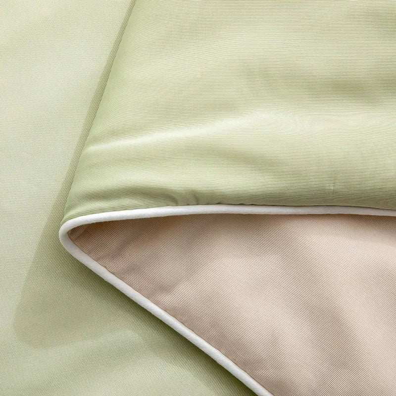 Cooling Blanket - Silky Air Conditioned Summer Quilt